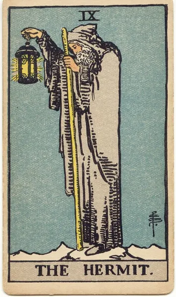 El Ermitaño, carta del tarot Rider-Waite-Smith ilustrada por Pamela Colman Smith (1909)