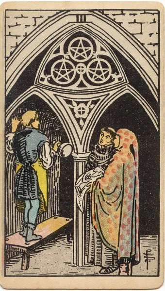 Tres de Oros, carta del tarot Rider-Waite-Smith ilustrada por Pamela Colman Smith (1909)