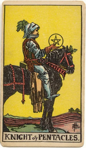 Caballero de Oros, carta del tarot Rider-Waite-Smith ilustrada por Pamela Colman Smith (1909)