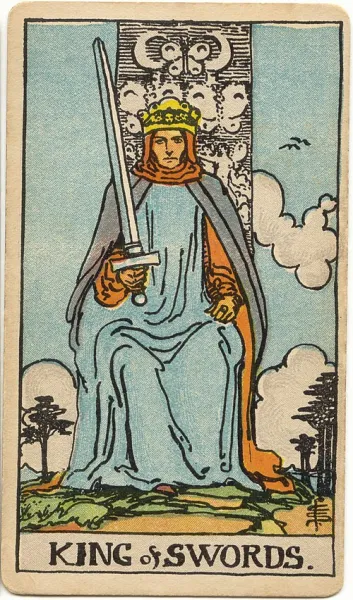 Rey de Espadas, carta del tarot Rider-Waite-Smith ilustrada por Pamela Colman Smith (1909)