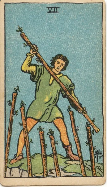 Siete de Bastos, carta del tarot Rider-Waite-Smith ilustrada por Pamela Colman Smith (1909)