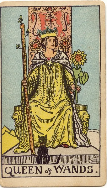 Reina de Bastos, carta del tarot Rider-Waite-Smith ilustrada por Pamela Colman Smith (1909)